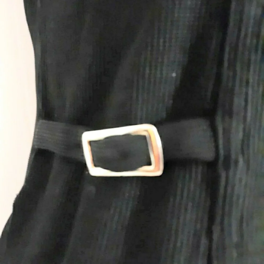 Womens sz 6 Black silver Buckle slit sides Ronnie nicole top Ladies shirt - Picture 6 of 8